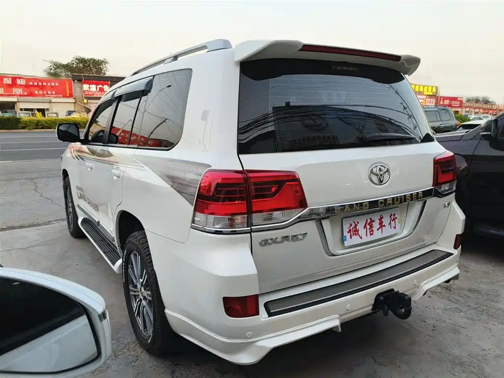 Toyota Land Cruiser (Import) фото 6