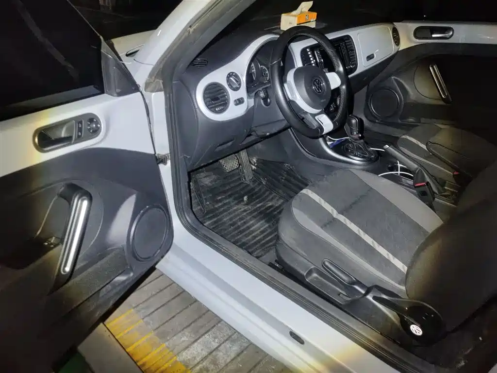 Volkswagen Beetle 2018 180TSI Easy Joy Edition фото 14