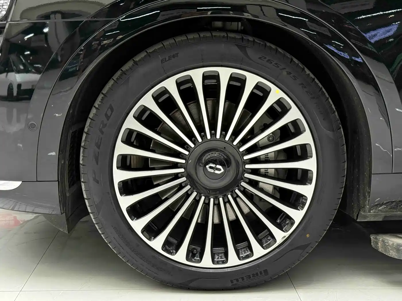 AITO Wenjie AITO M9 2025 Extended Range Ultra 52kWh 6-Seater фото 9