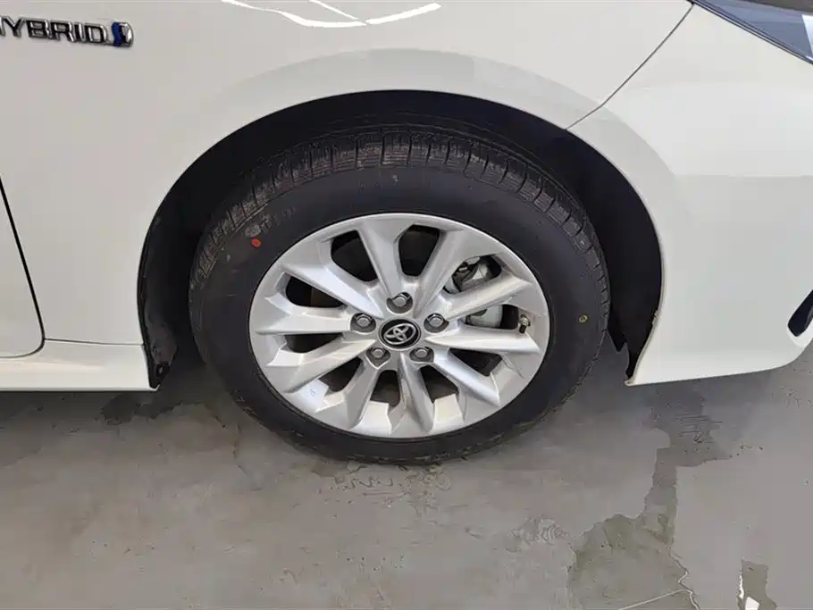 Toyota Corolla 2021 Hybrid 1.8L E-CVT Elite Edition фото 6