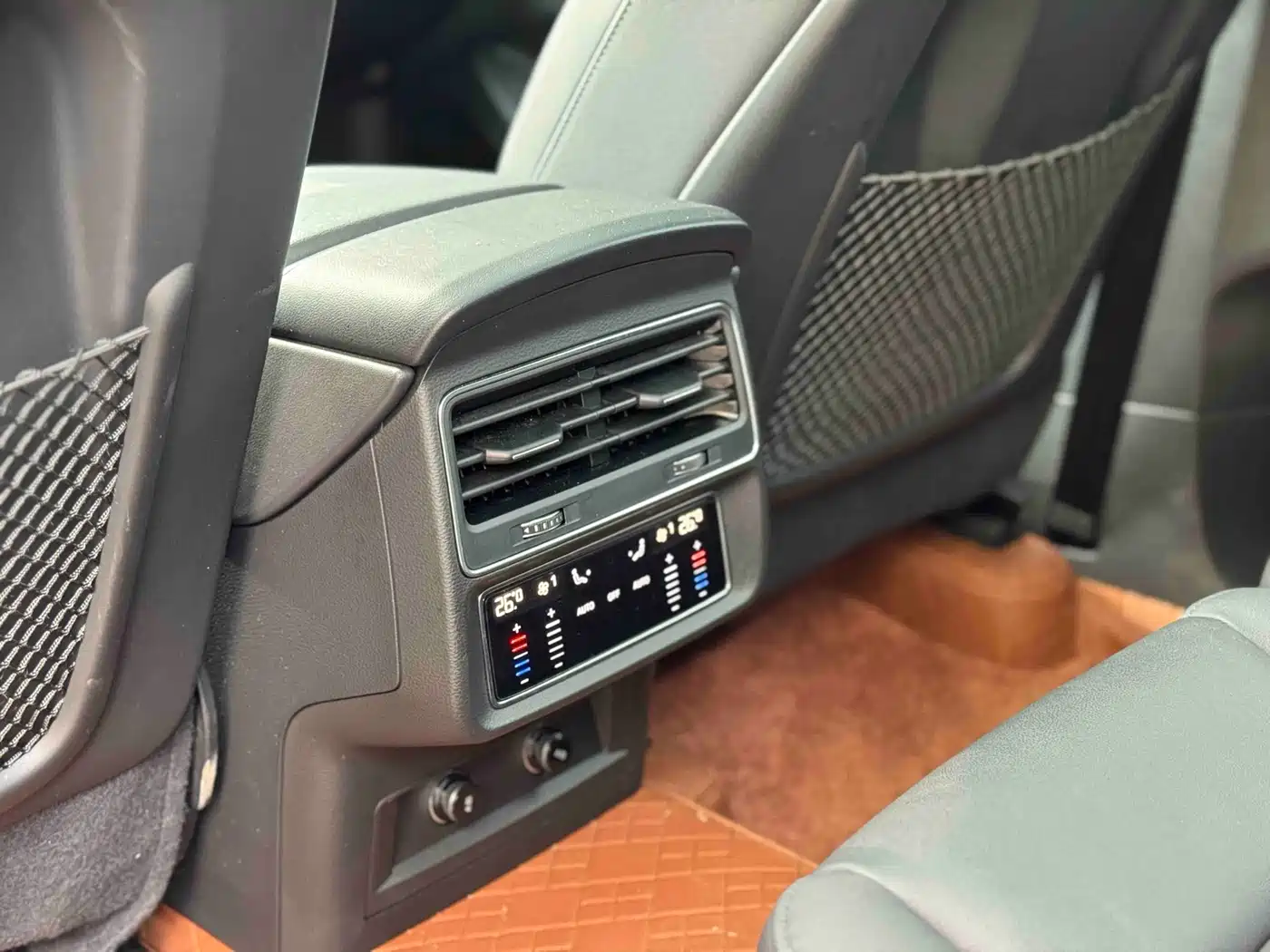 Audi Q7 2025 55 TFSI quattro S line Black Warrior фото 8