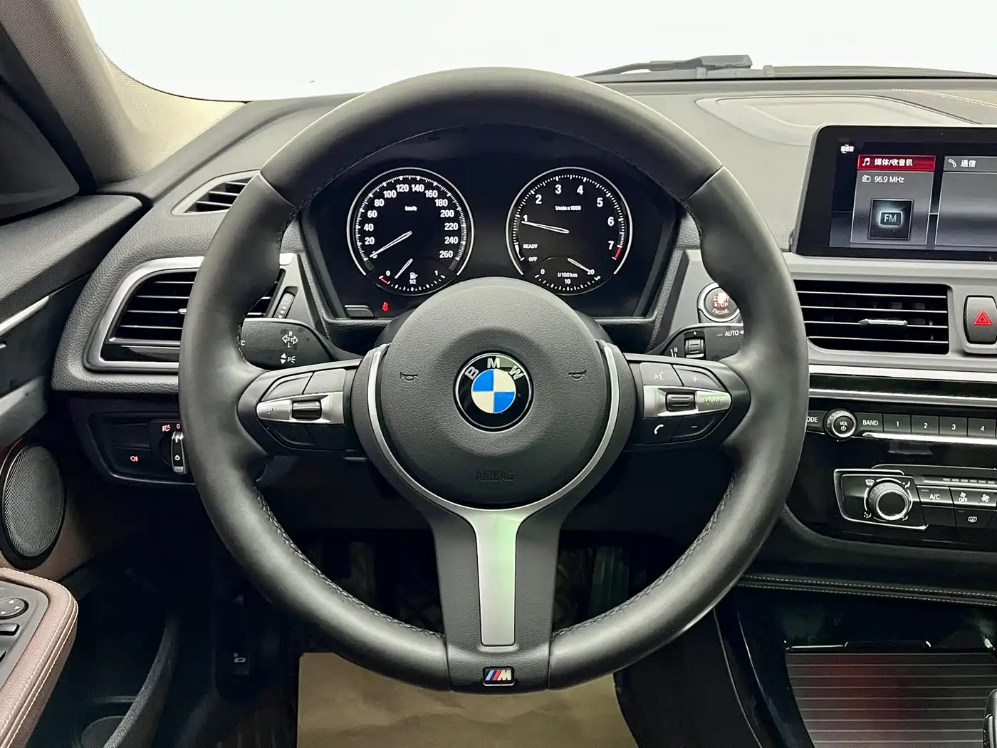 BMW 1 Series 2020 Model 120i M Sport Package фото 9