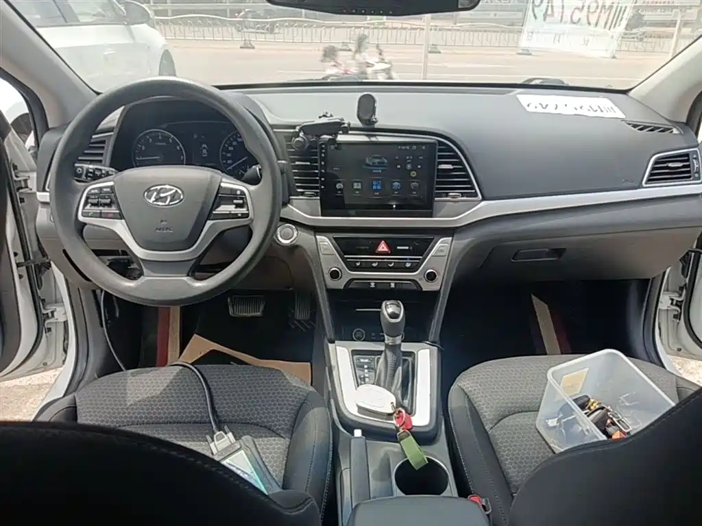 Hyundai Elantra 2016 Model 1.6L Automatic Smart Elite фото 10