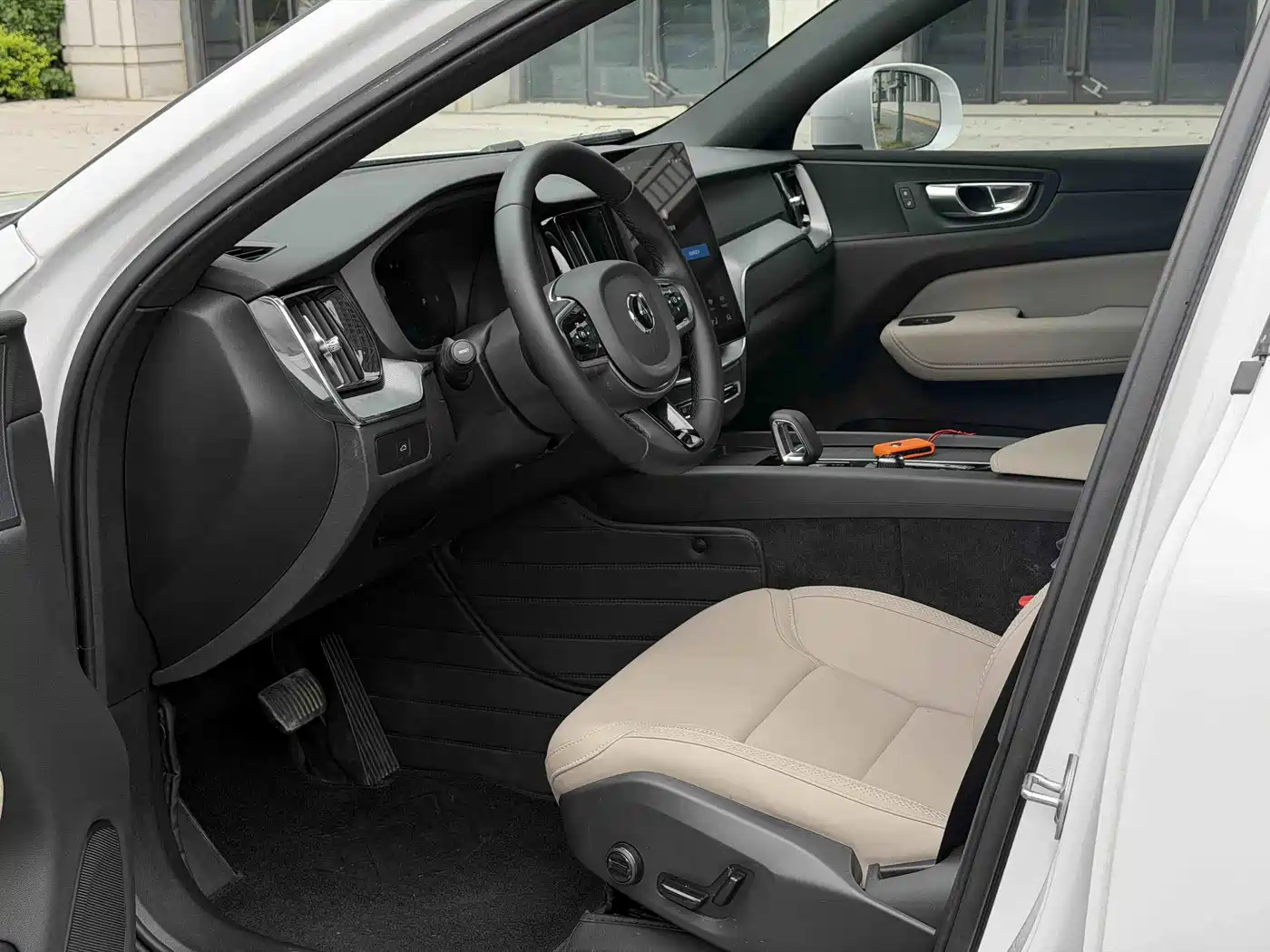 Volvo XC60 2025 2026 Model B5 AWD Smart Elite Luxury