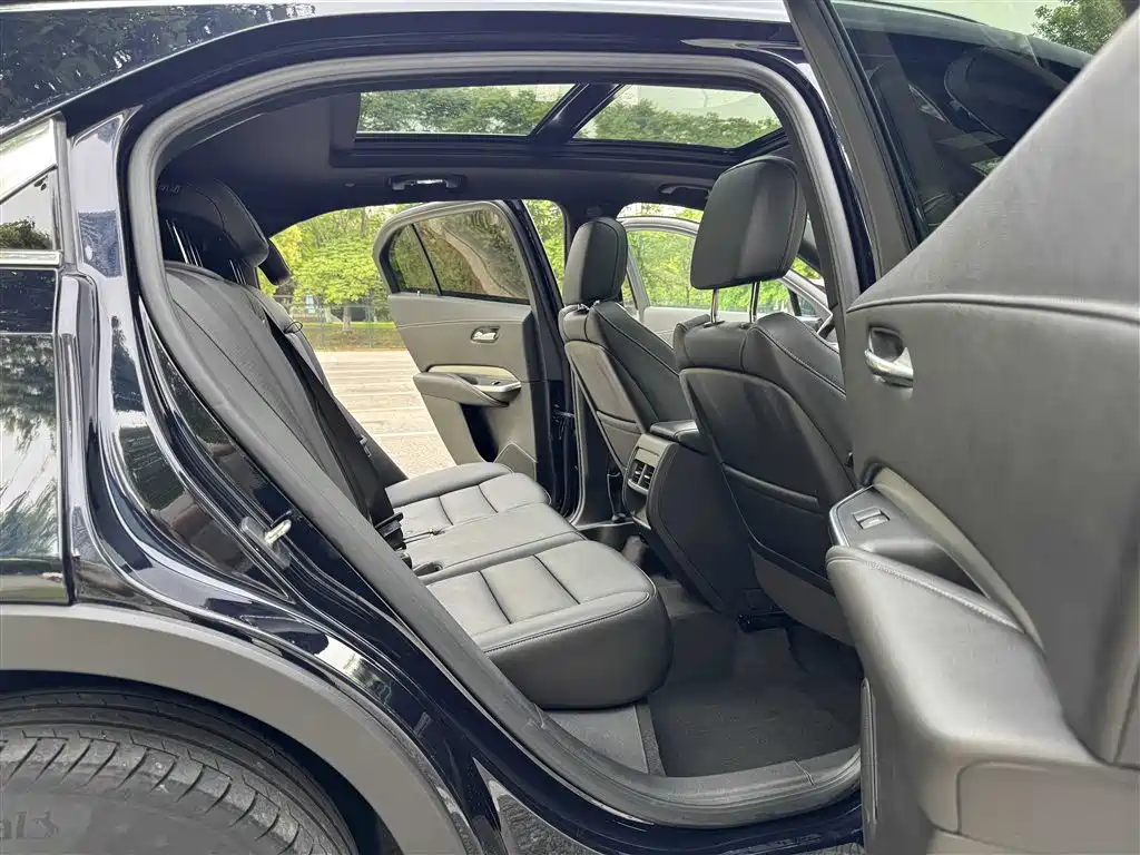 Cadillac XT4 2021 28T FWD Luxury Edition фото 16