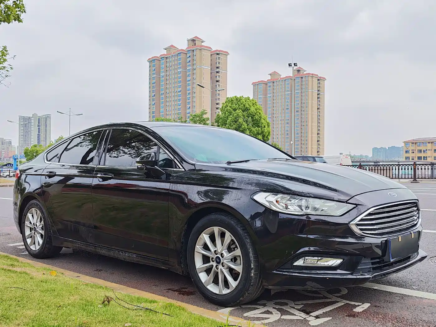 FORD MONDEO