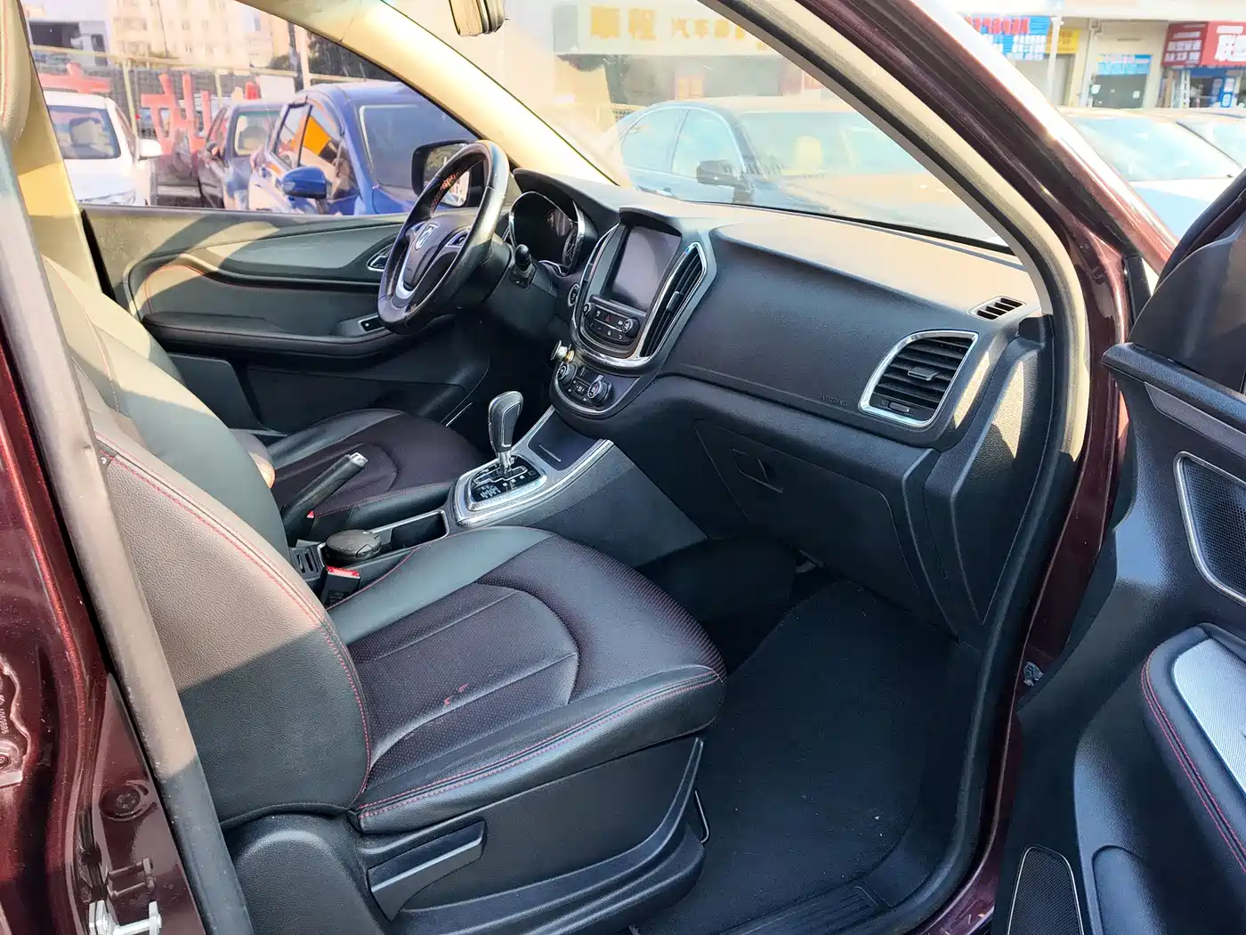 Baojun 560 2016 2016 1.8L iAMT Luxury