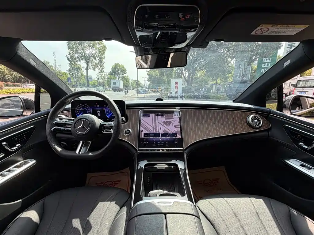 Mercedes-Benz EQE 2025 500 4MATIC Pioneer фото 11