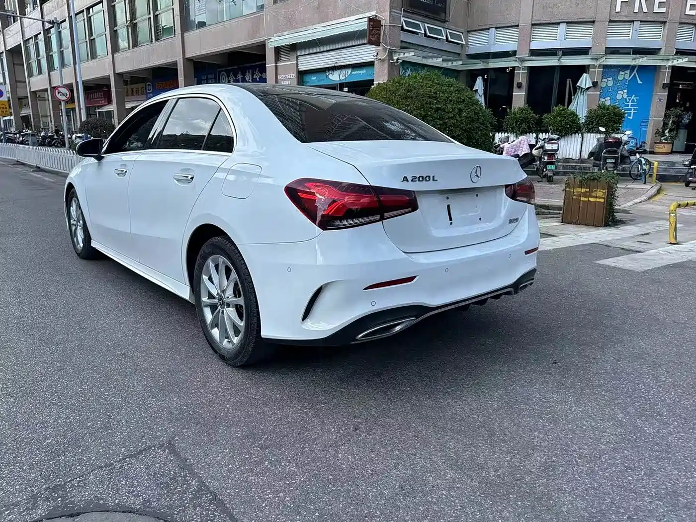 Mercedes-Benz A-Class 2020 Facelift A 200 L Sport Sedan Fashion фото 10