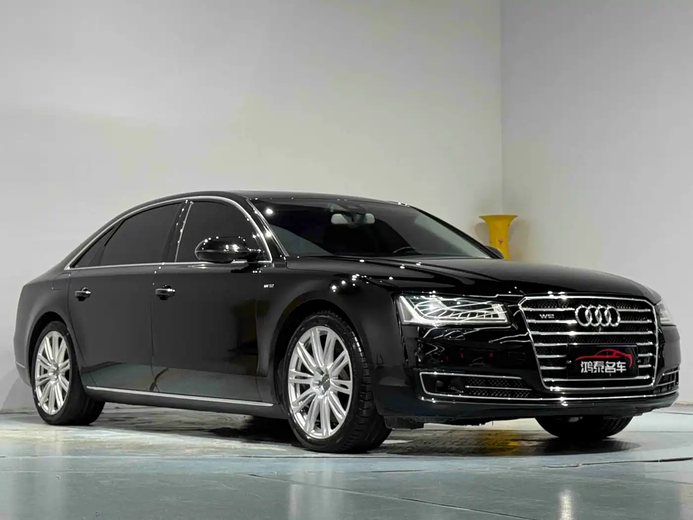 Photo 4 - Audi A8
