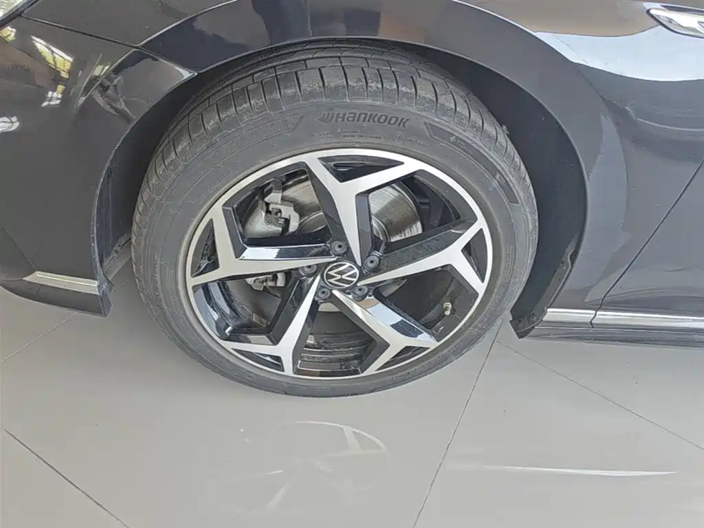 Volkswagen Magotan 2023 Model 2 Million Commemorative Edition 330TSI DSG Luxury фото 23