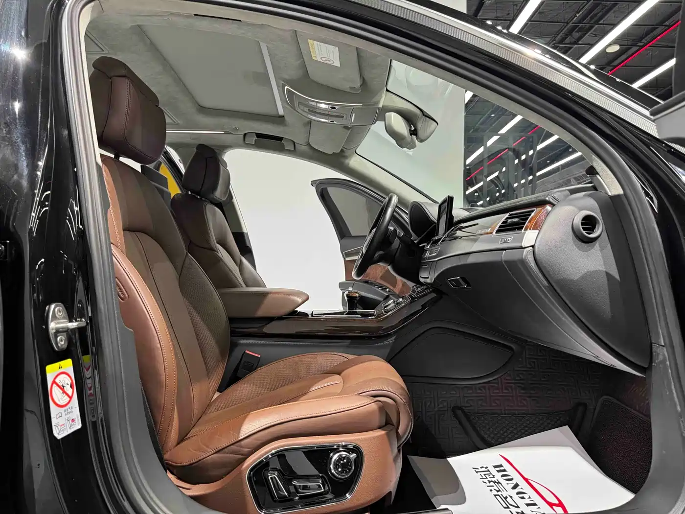 Photo 13 - Audi A8