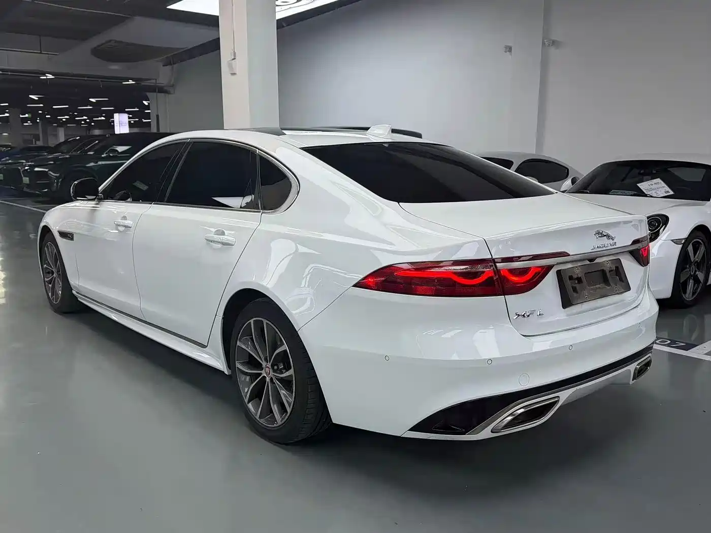Jaguar XFL 2021 XFL 2.0T P250 2WD Premium Luxury Edition фото 10