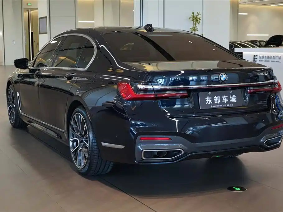 BMW 7 Series 2019 740Li Leading M Sport Package фото 10