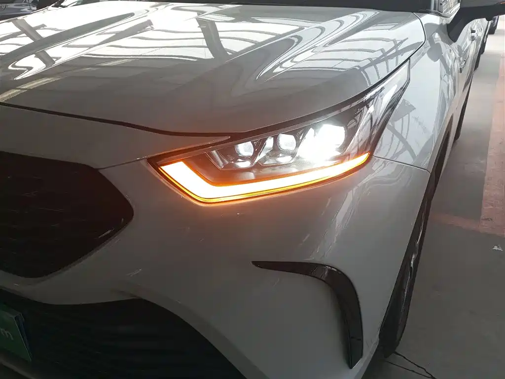Toyota Crown Kluger 2021 2.5L HEV 4WD Elite фото 18