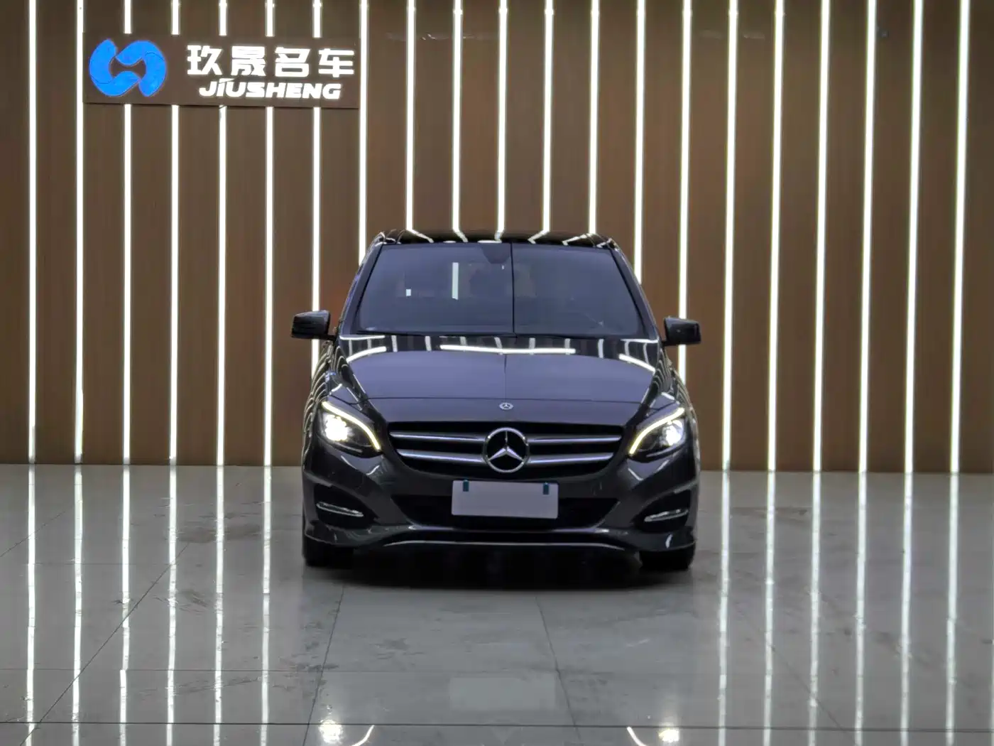 Mercedes-Benz B-Class 2019 B 200 Fashion фото 2