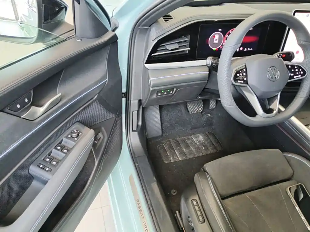 Volkswagen Passat 2026 2026 Pro 380TSI Starlight Dragon Prestige Edition