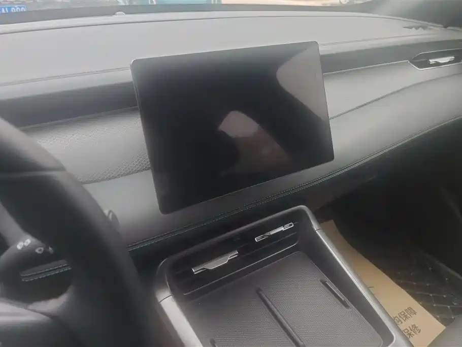 BYD Qin PLUS 2025 DM-i Smart Drive 55KM Leader фото 13