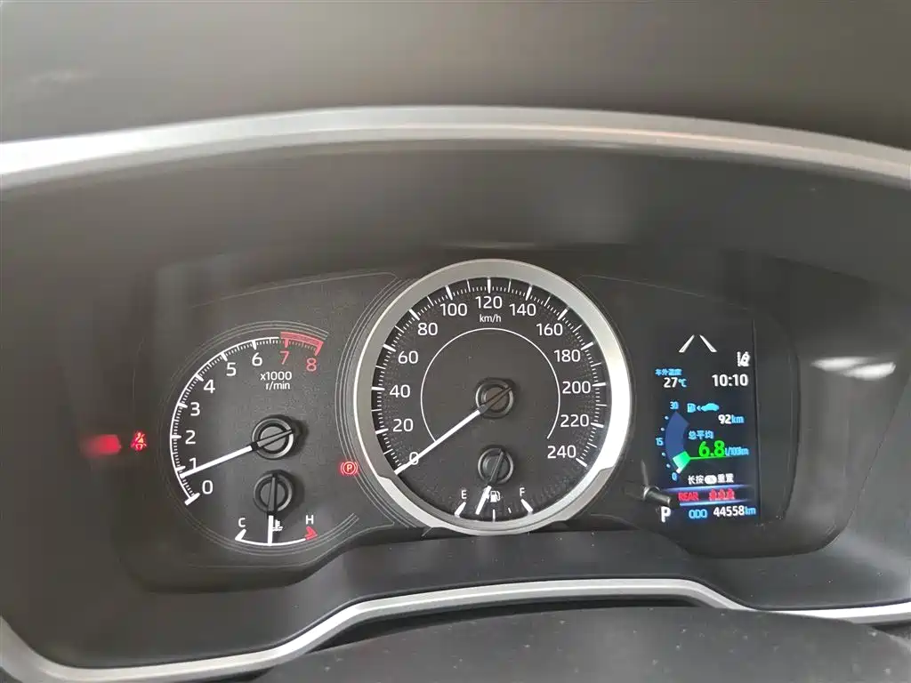 Toyota Frontlander 2022 2.0L CVT Luxury PLUS Edition фото 8