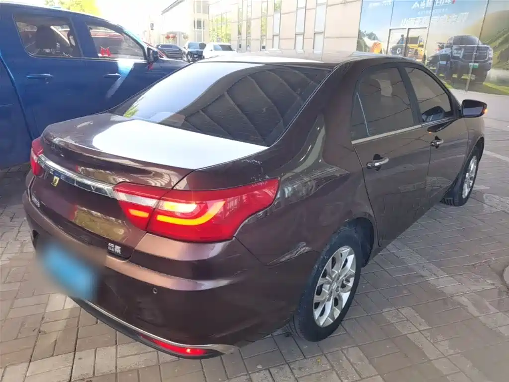 Фото 7 - Geely Vision