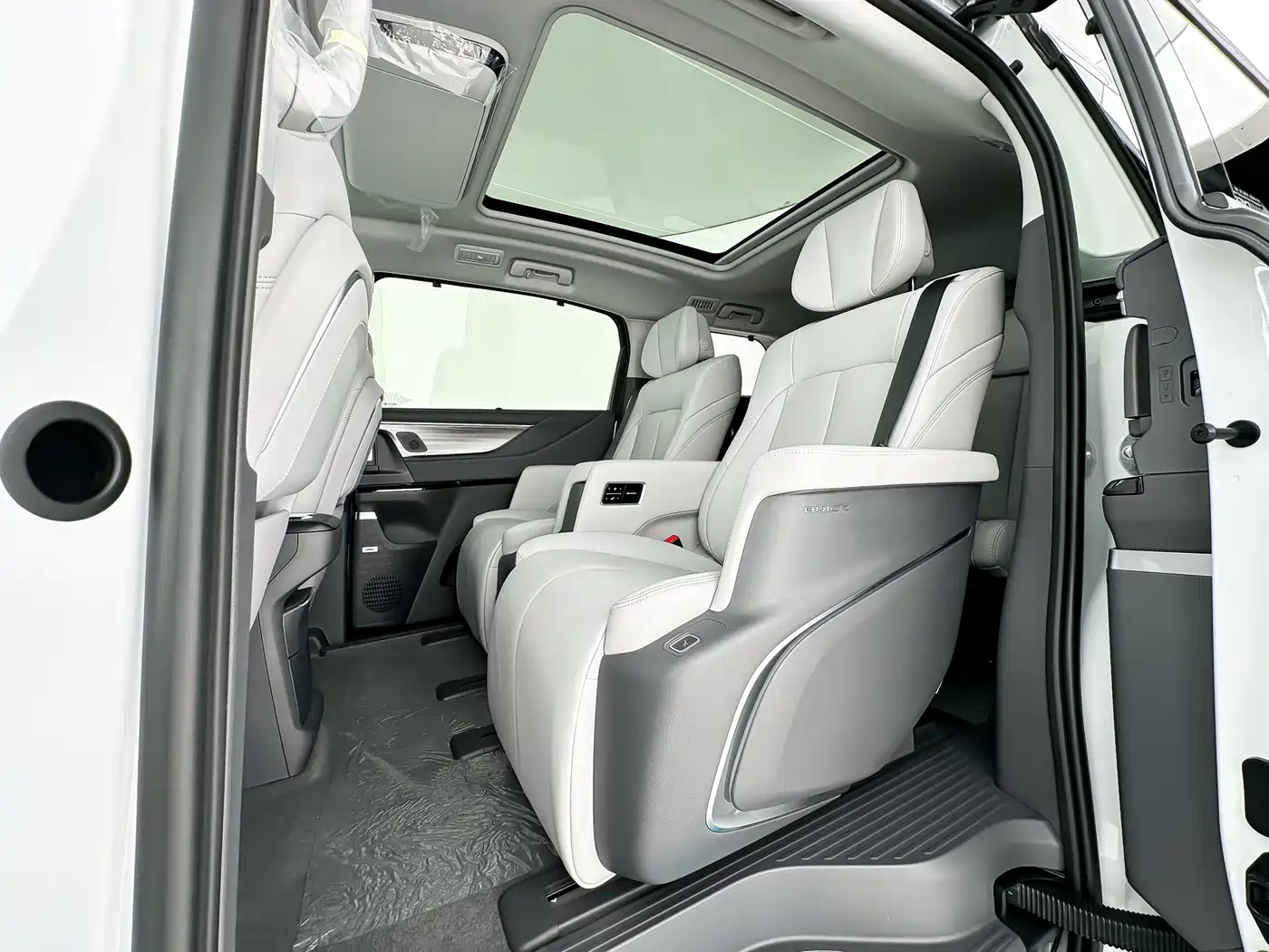 Buick GL8 2025 Land Honor Premium Edition фото 9