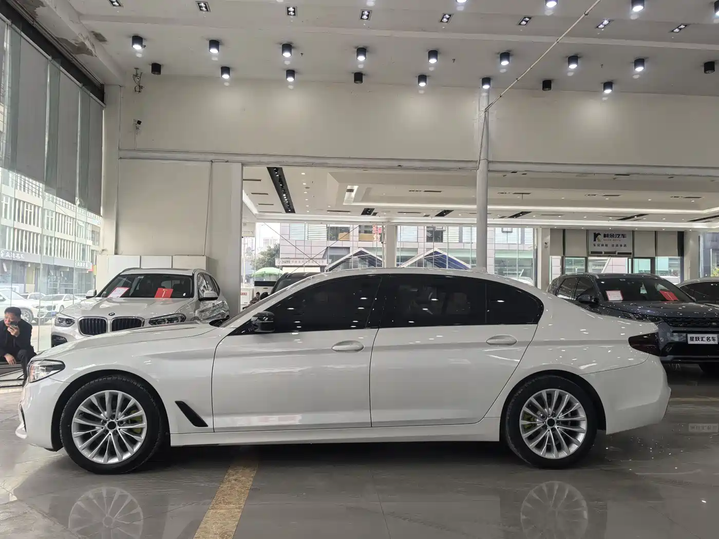 BMW 5 Series 2019 525Li Luxury Package фото 7