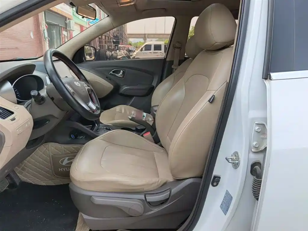 Hyundai Beijing Hyundai ix35 2015 2.0L Automatic 2WD Smart Type China IV фото 15