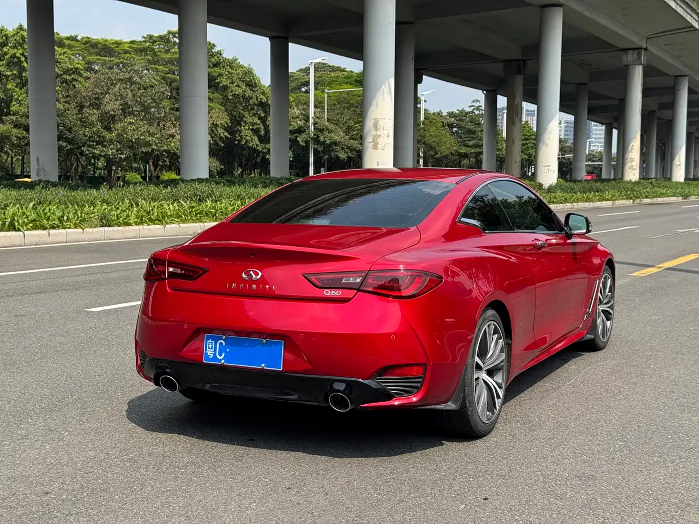 Infiniti Q60 2019 2.0T Luxury Edition фото 3