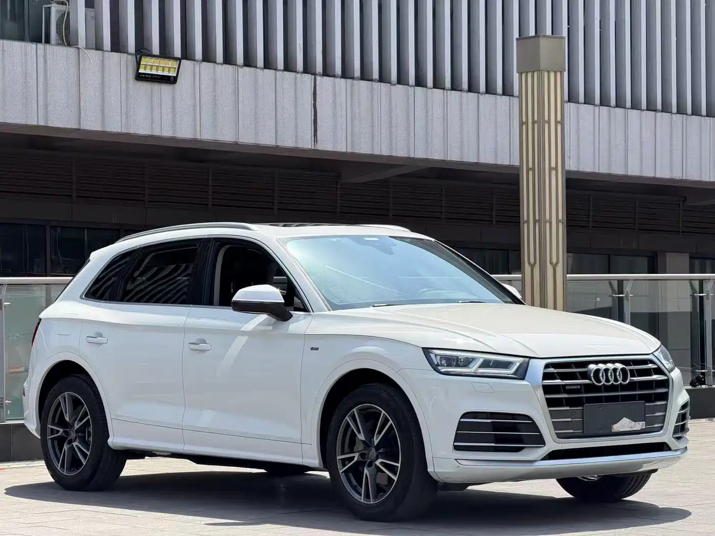 Audi Q5L 2020 40 TFSI Prestige Fashion фото 2