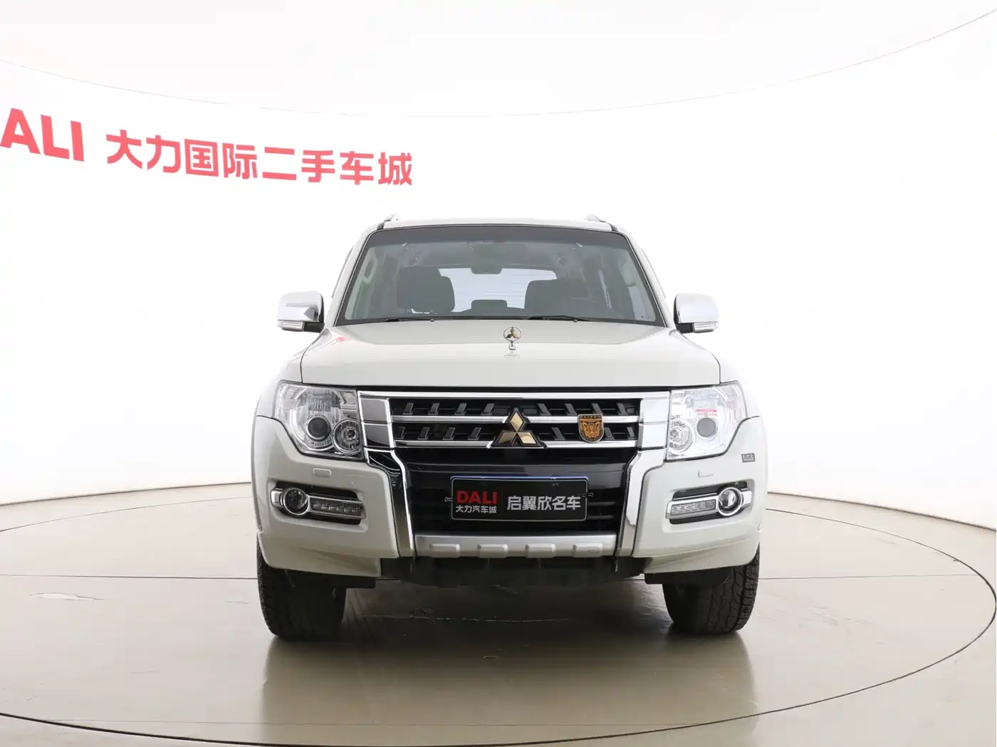 Mitsubishi Pajero (Import) 2020 3.0L Automatic Luxury Off-Road Edition фото 2