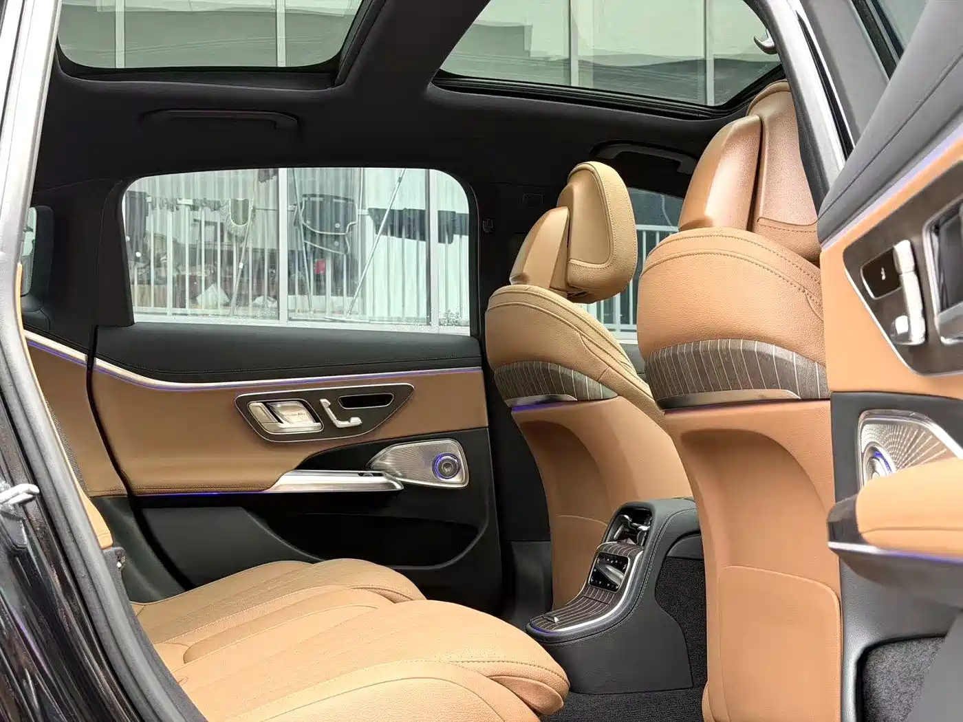 Mercedes-Benz E-Class 2025 E 300 L Luxury фото 8