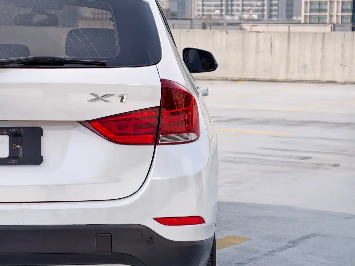 BMW X1 (Import) 2012 sDrive18i Luxury фото 10
