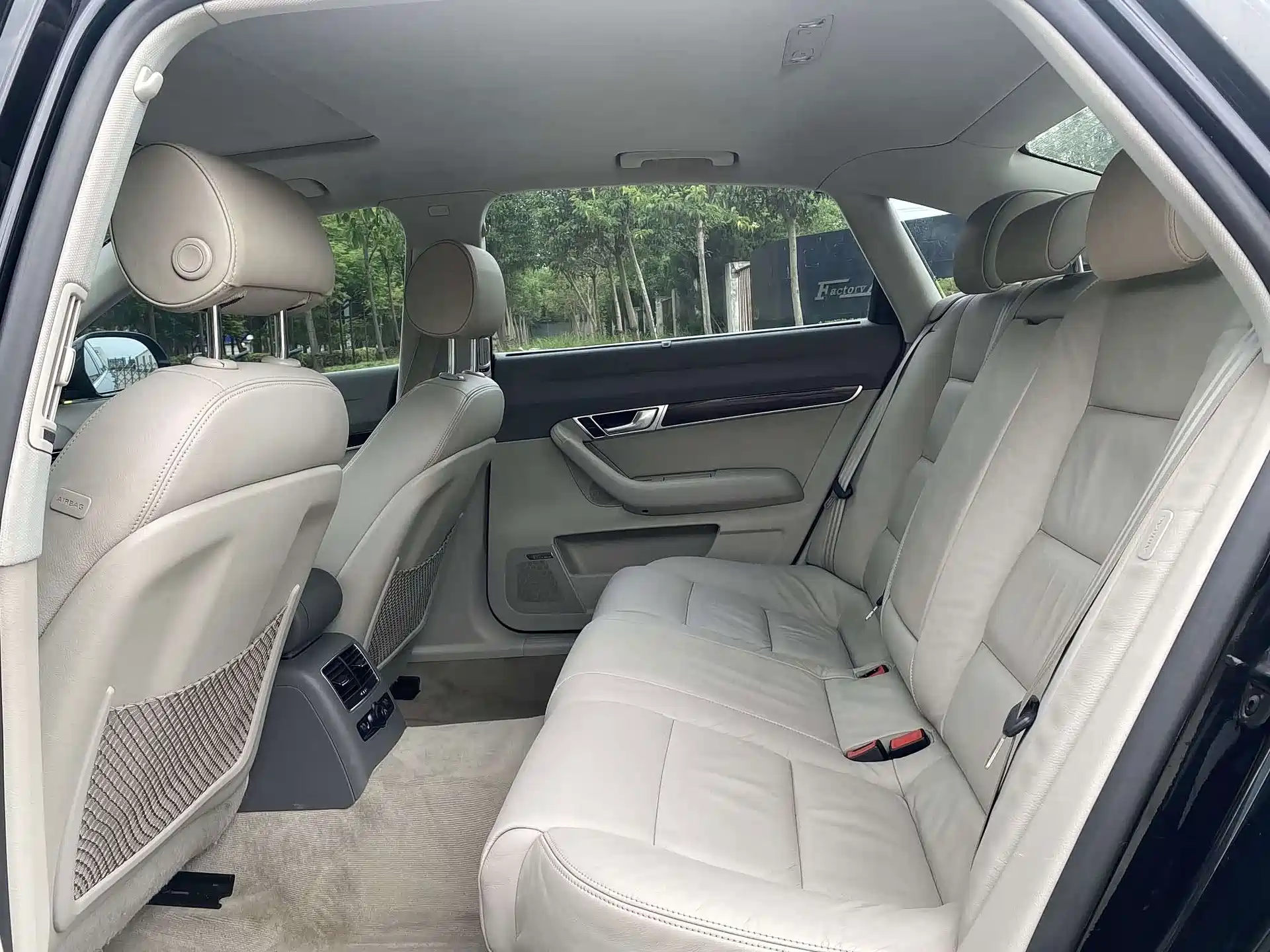 Фото 8 - Audi A6L