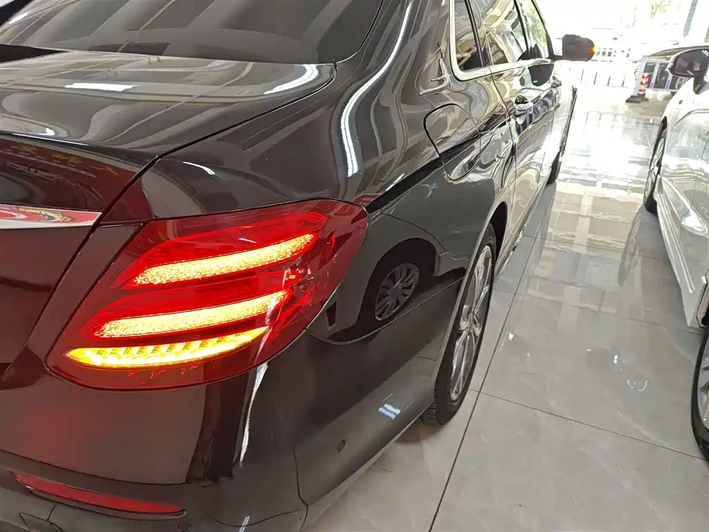 Mercedes-Benz E-Class 2020 E 300 L Sport Fashion Model фото 24