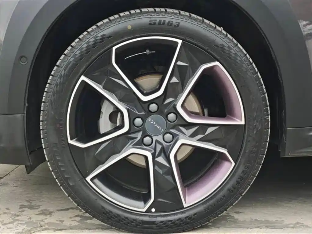 Lynk & Co 02 2019 High Energy Edition 2.0T Auto 2WD Pro Version China VI фото 8