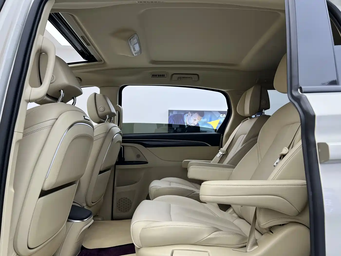 Buick GL8 2023 ES Landmaster Exclusive фото 3