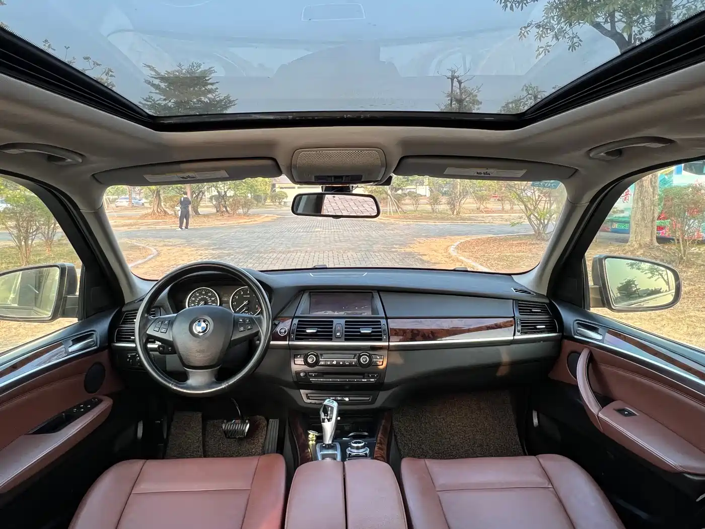 BMW X5 (Import) 2011 xDrive35i Leading Edition фото 12