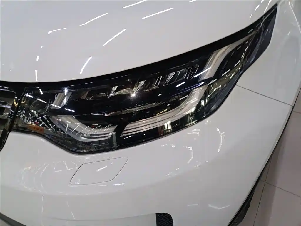 Land Rover Discovery 2017 3.0 SC V6 SE фото 18