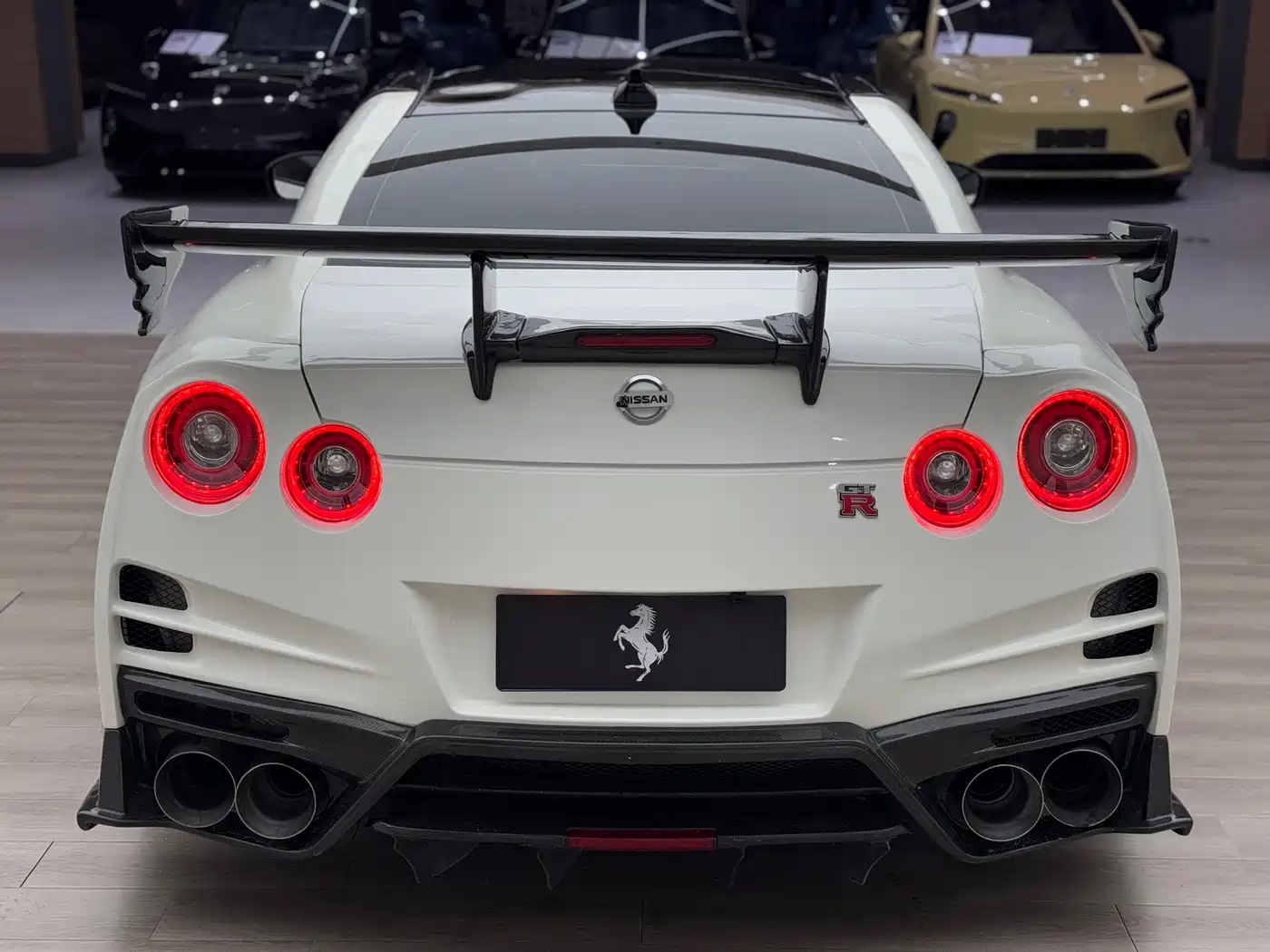 Nissan GT-R 2010 3.8T Premium Edition фото 10