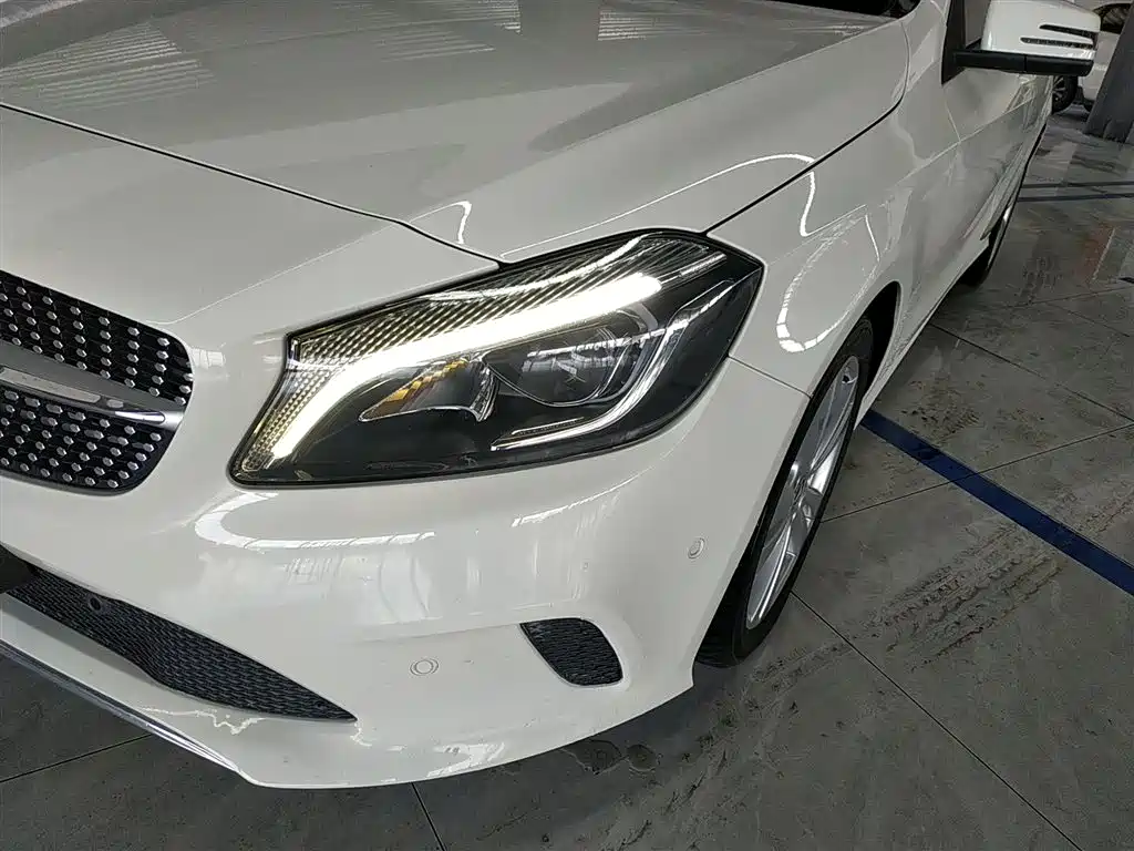 Mercedes-Benz A-Class (Import) 2017 Facelift A 200 Dynamic фото 24