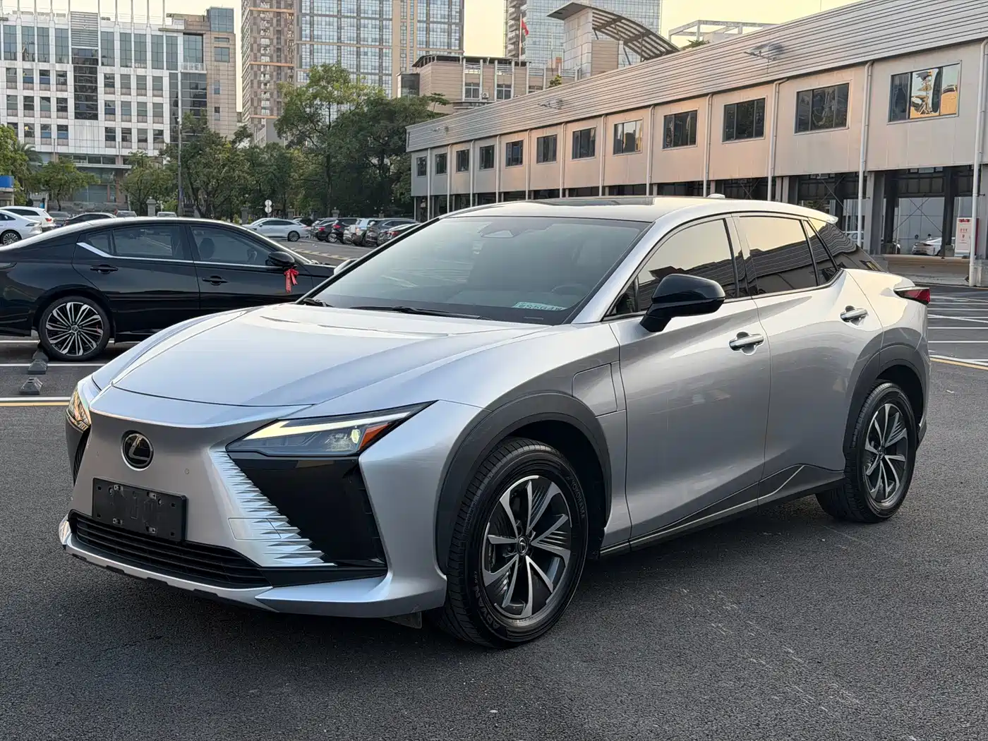 Lexus RZ 2023 450e 4WD Deluxe