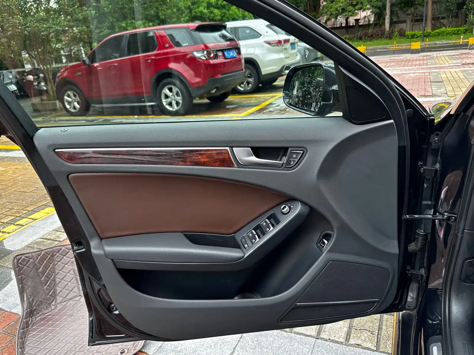 Фото 13 - Audi A4L