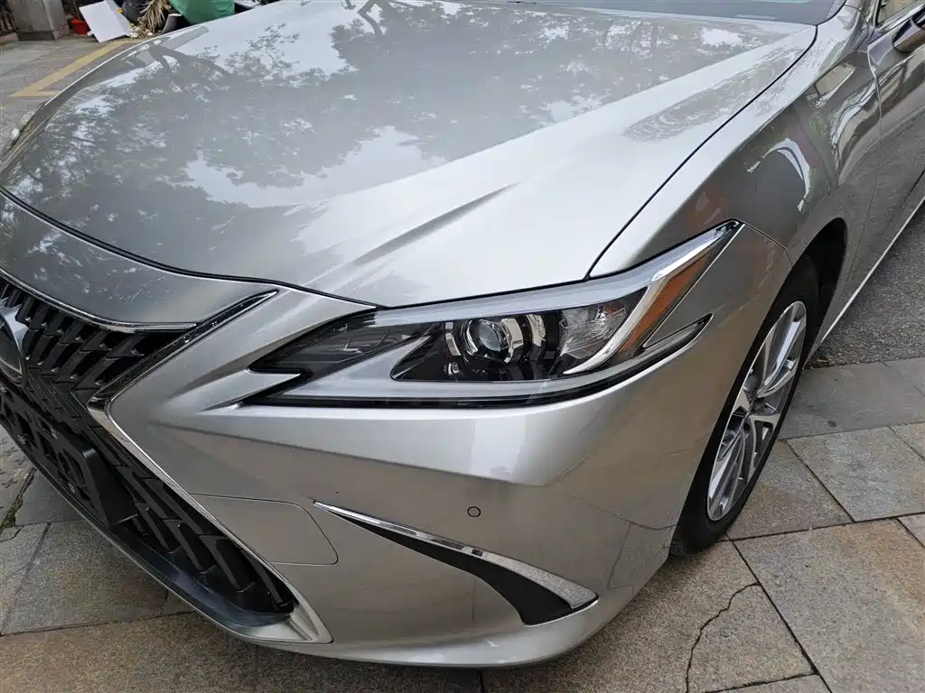 Lexus ES 2023 200 Excellence Edition фото 24