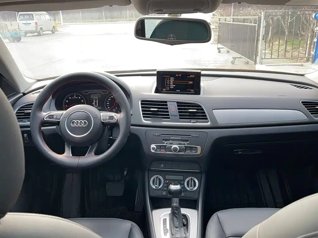 Audi Q3 2015 35 TFSI Millionth Anniversary Intelligent Leader фото 6
