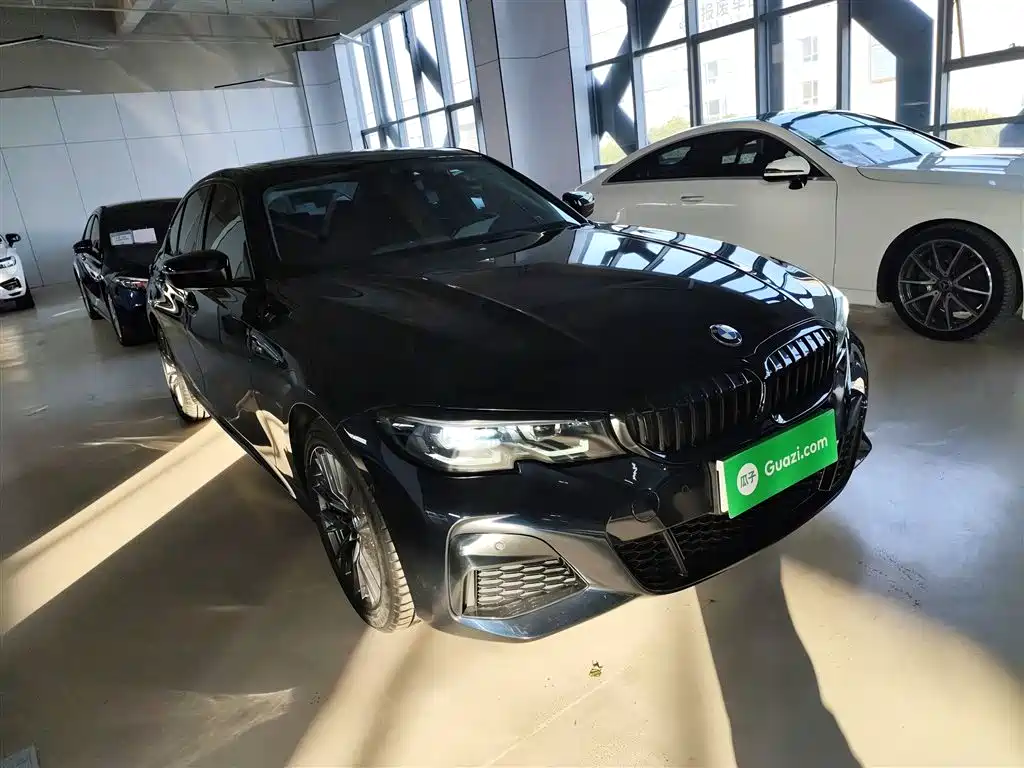 BMW 3 Series 2022 330i M Sport Shadow Edition фото 22