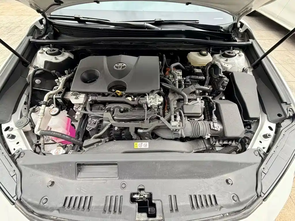 Фото 17 - Toyota Camry
