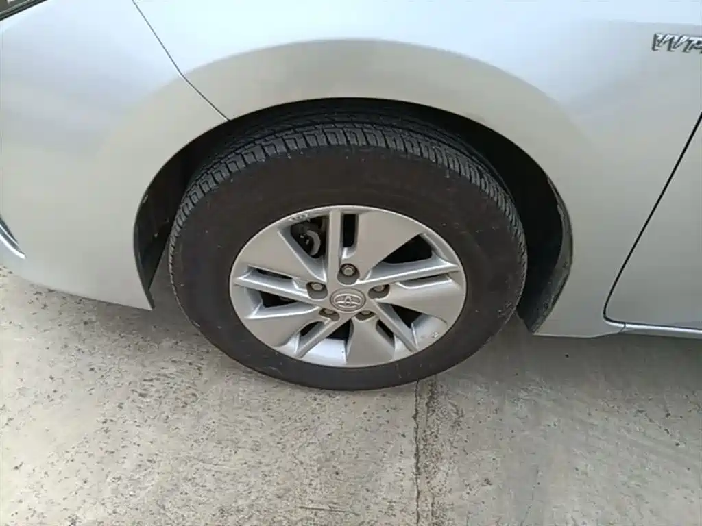 Toyota Corolla 2017 Facelift 1.6L S-CVT GL фото 23