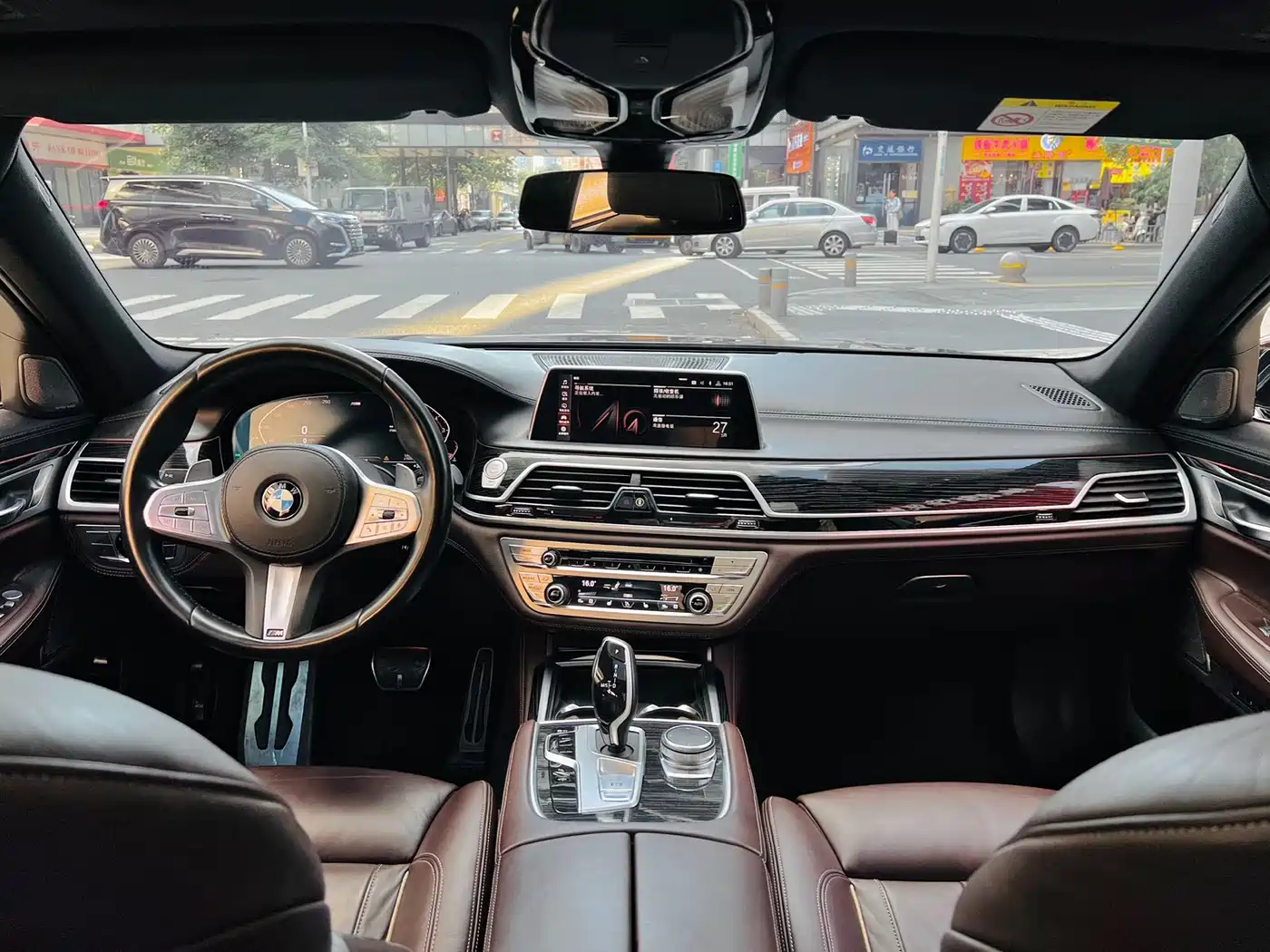 BMW 7 Series 2019 740Li Leading M Sport Package фото 16