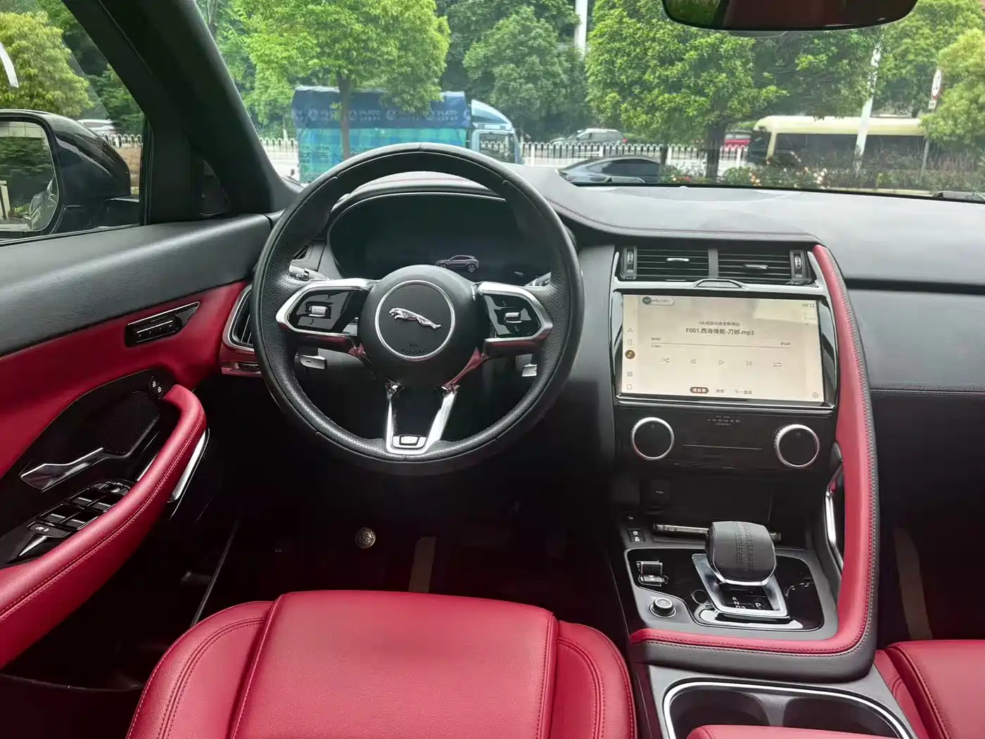 Jaguar E-PACE 2024 Progressive Sport Edition R-DYNAMIC S фото 11