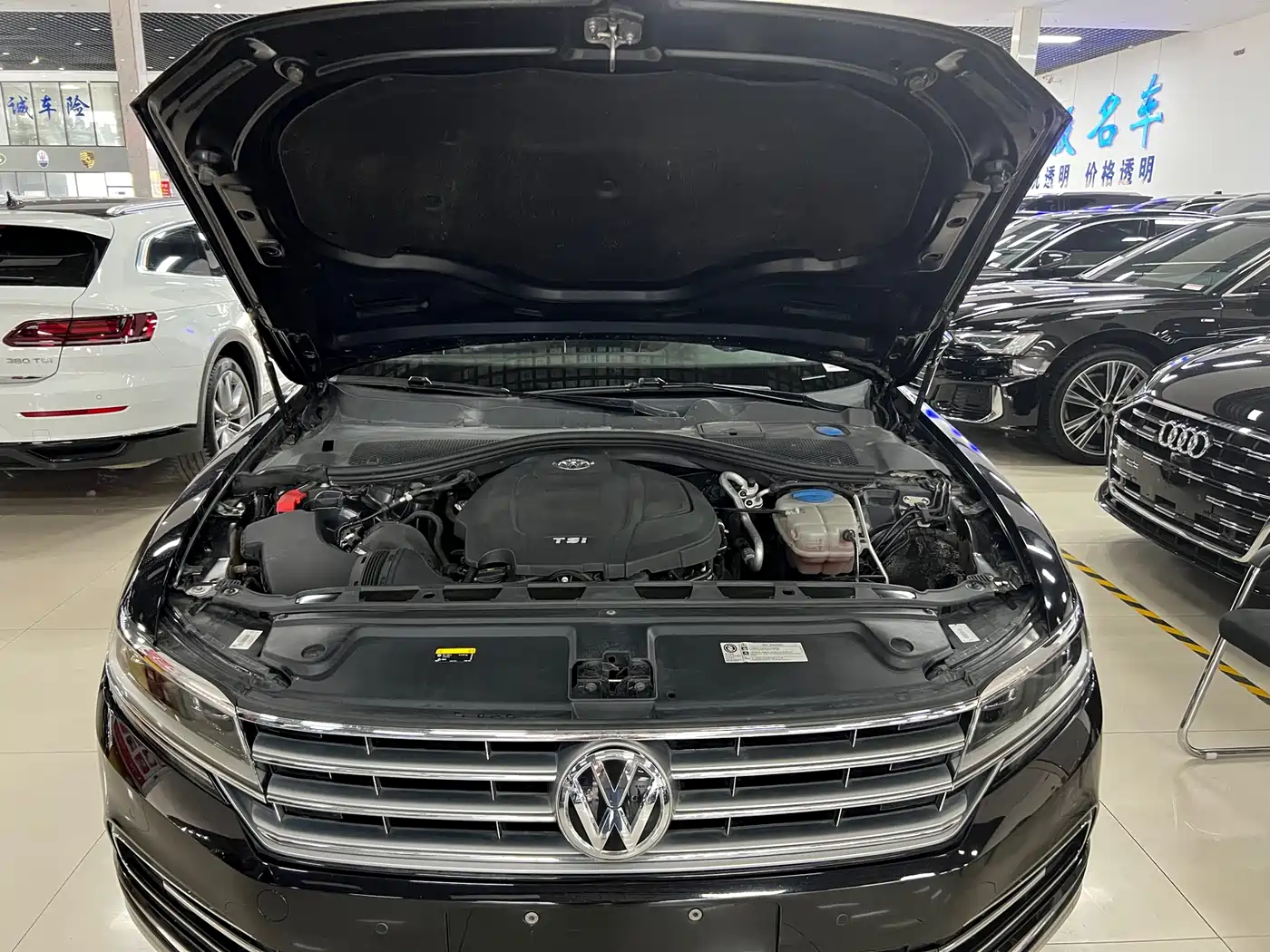 Volkswagen Phideon 2018 Facelift 380TSI FWD Flagship фото 15